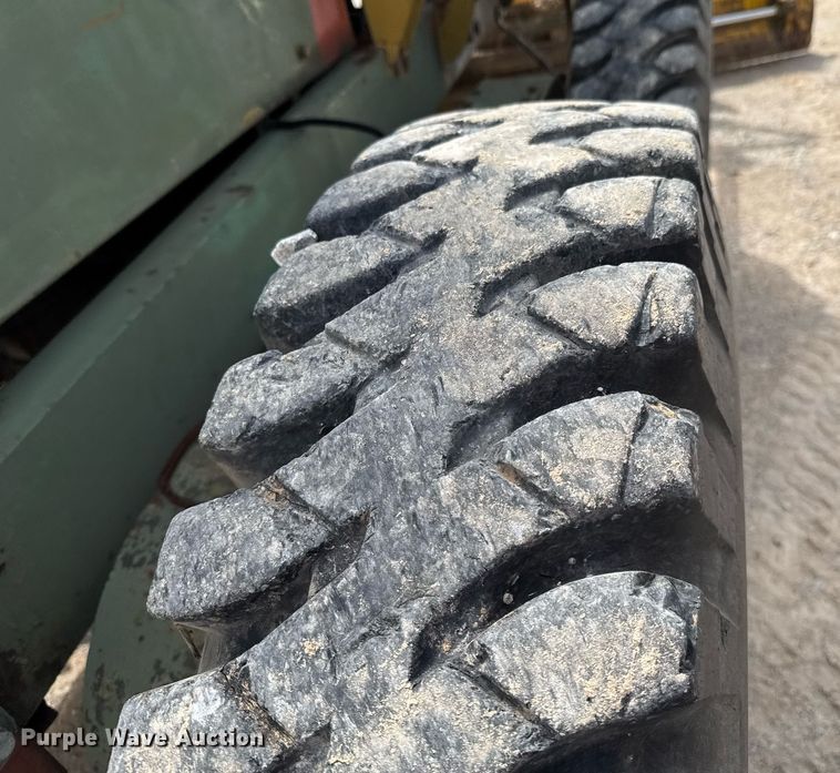 image for item DO0757 1962 Caterpillar 12E rigid frame motor grader