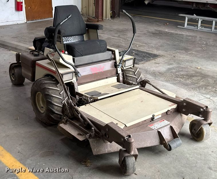 image for item DO0760 2002 Grasshopper 720K ZTR lawn mower