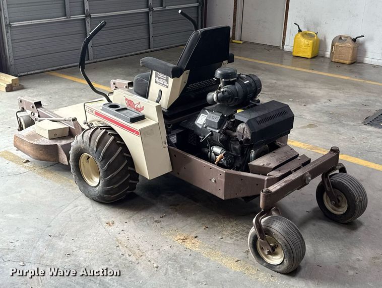 image for item DO0760 2002 Grasshopper 720K ZTR lawn mower