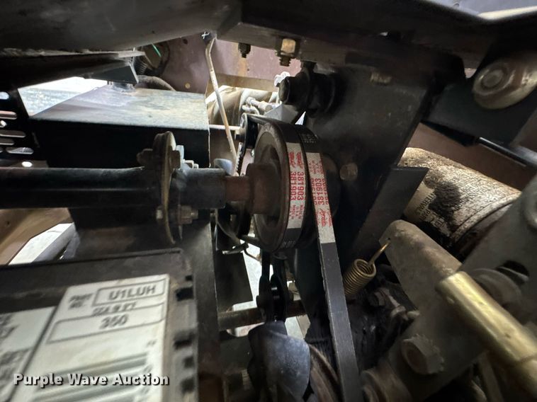 image for item DO0760 2002 Grasshopper 720K ZTR lawn mower