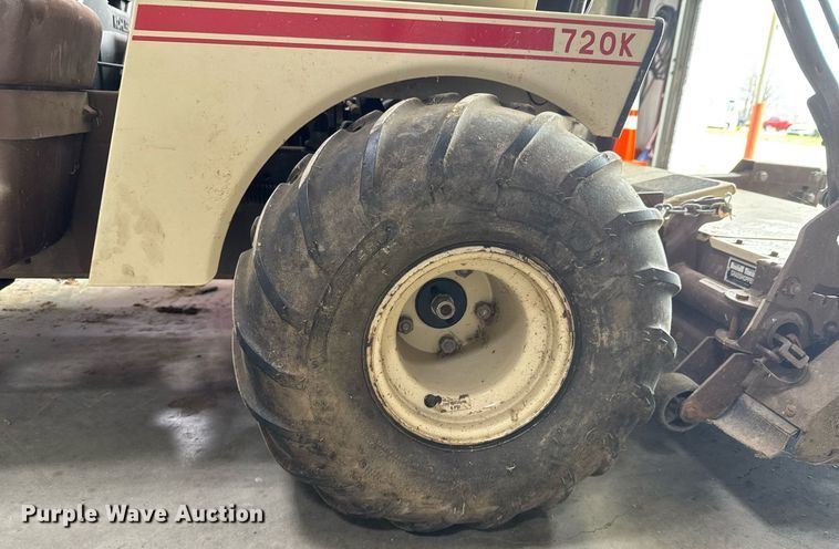 image for item DO0760 2002 Grasshopper 720K ZTR lawn mower