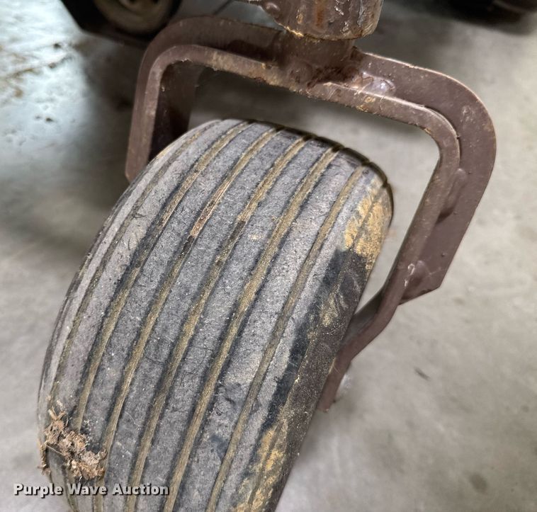 image for item DO0760 2002 Grasshopper 720K ZTR lawn mower