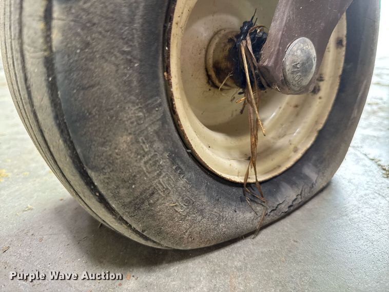 image for item DO0760 2002 Grasshopper 720K ZTR lawn mower