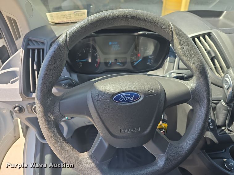image for item DO7837 2017 Ford Transit 350 van