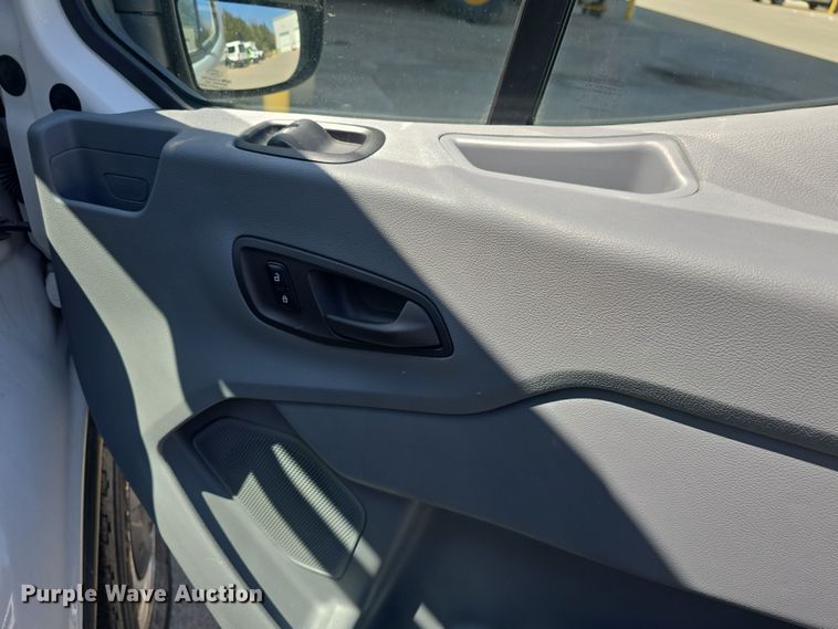 image for item DO7837 2017 Ford Transit 350 van