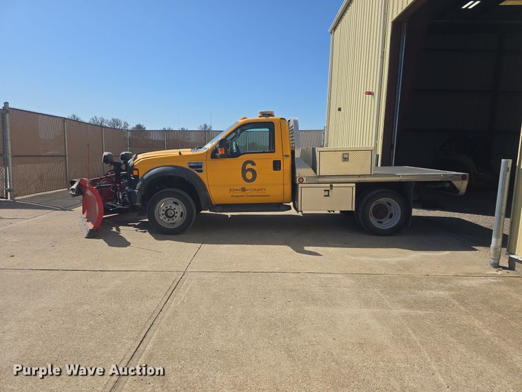 image for item DO7840 2010 Ford F450 Super Duty XL flatbed truck