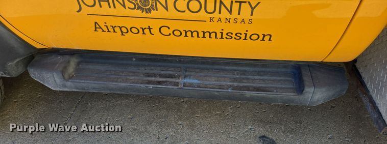 image for item DO7840 2010 Ford F450 Super Duty XL flatbed truck