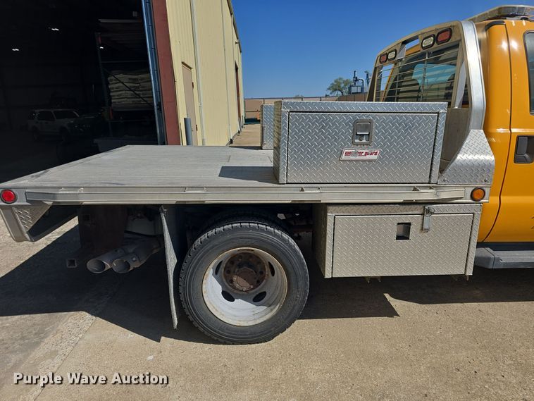 image for item DO7840 2010 Ford F450 Super Duty XL flatbed truck