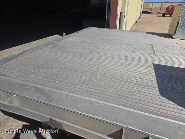 image for item DO7840 2010 Ford F450 Super Duty XL flatbed truck