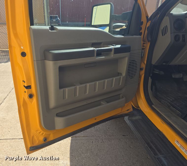 image for item DO7840 2010 Ford F450 Super Duty XL flatbed truck