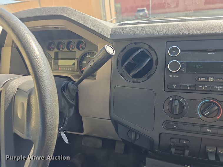 image for item DO7840 2010 Ford F450 Super Duty XL flatbed truck