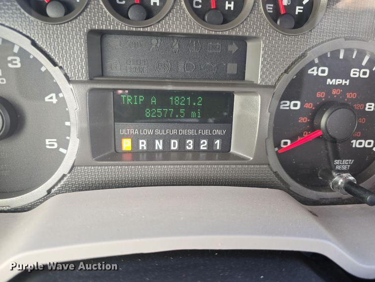 image for item DO7840 2010 Ford F450 Super Duty XL flatbed truck