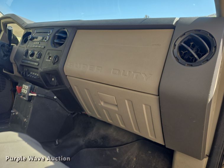 image for item DO7840 2010 Ford F450 Super Duty XL flatbed truck