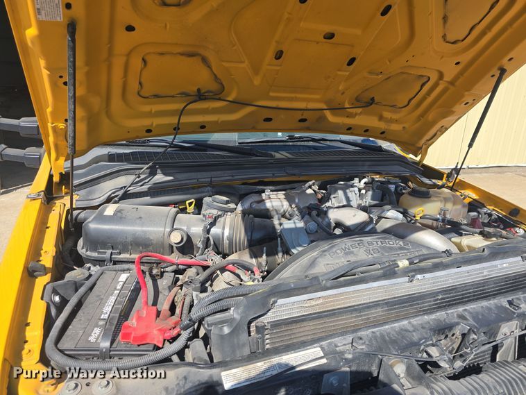 image for item DO7840 2010 Ford F450 Super Duty XL flatbed truck