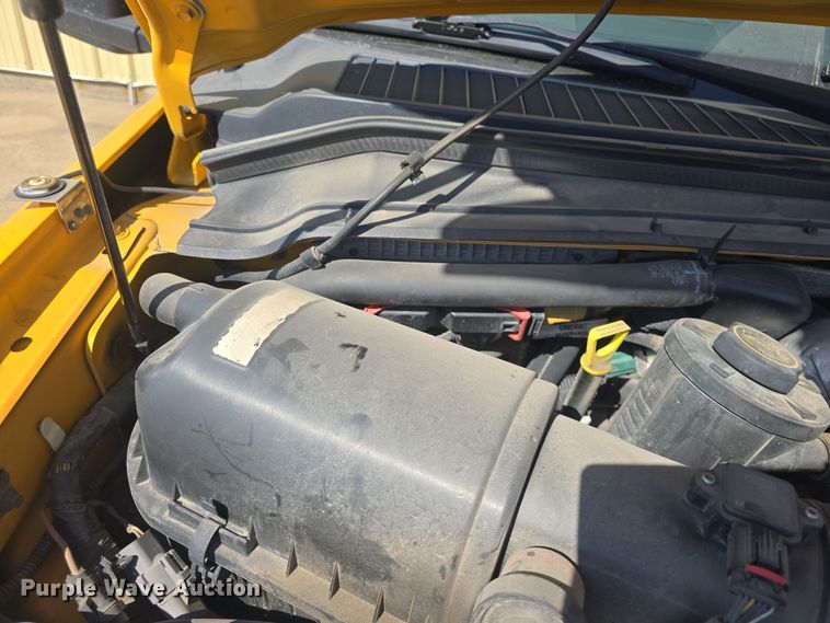 image for item DO7840 2010 Ford F450 Super Duty XL flatbed truck