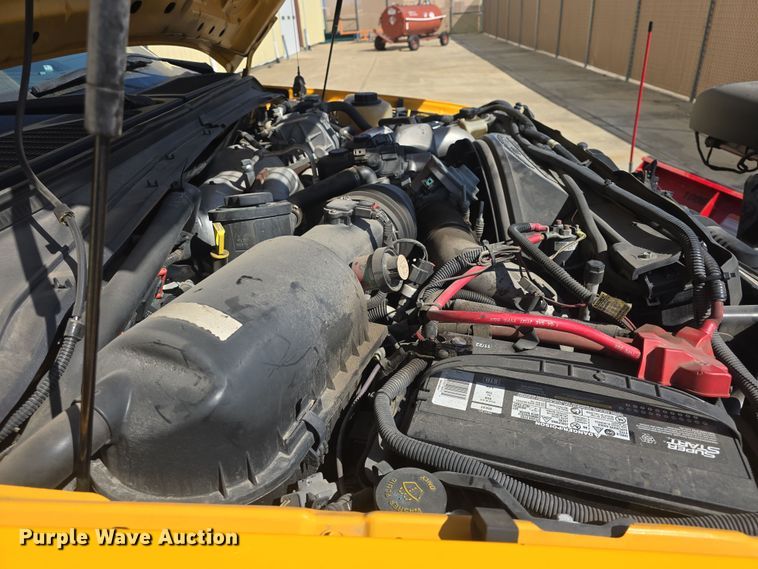 image for item DO7840 2010 Ford F450 Super Duty XL flatbed truck