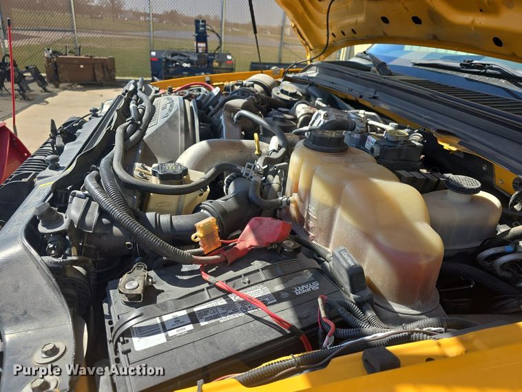 image for item DO7840 2010 Ford F450 Super Duty XL flatbed truck