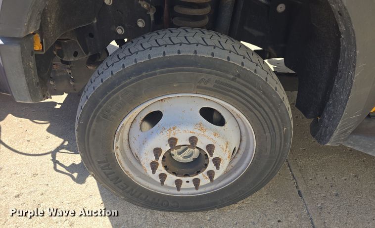 image for item DO7840 2010 Ford F450 Super Duty XL flatbed truck