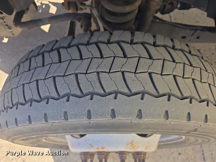 image for item DO7840 2010 Ford F450 Super Duty XL flatbed truck