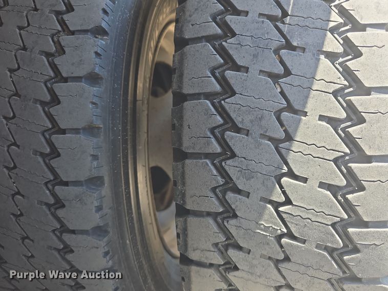 image for item DO7840 2010 Ford F450 Super Duty XL flatbed truck