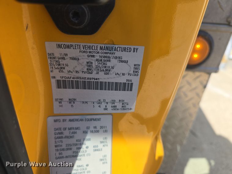 image for item DO7840 2010 Ford F450 Super Duty XL flatbed truck