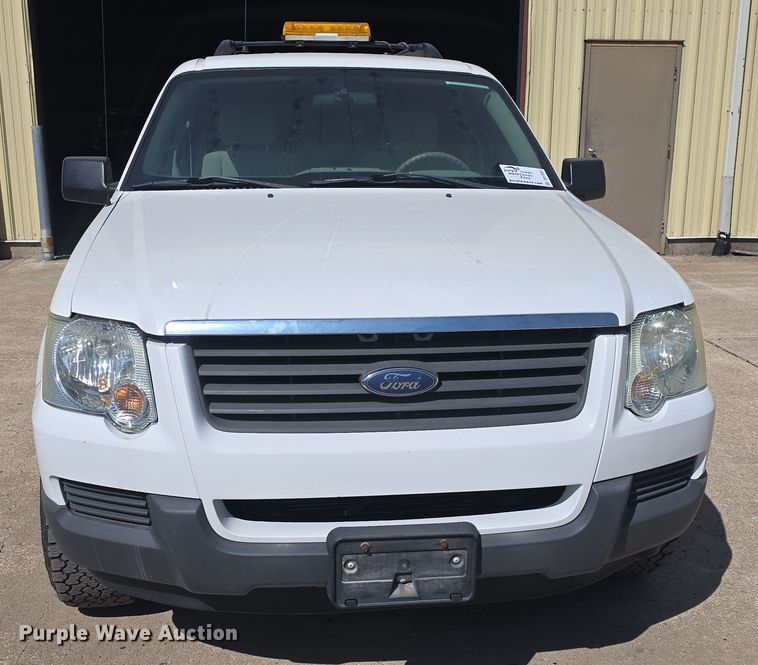 image for item DO7841 2006 Ford Explorer SUV