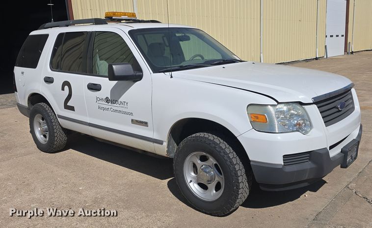 image for item DO7841 2006 Ford Explorer SUV