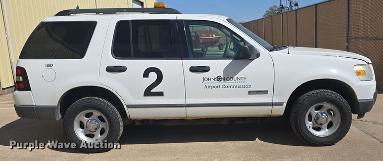 image for item DO7841 2006 Ford Explorer SUV