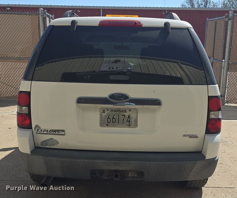 image for item DO7841 2006 Ford Explorer SUV