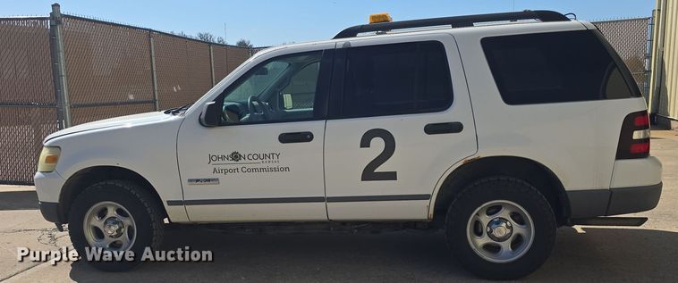 image for item DO7841 2006 Ford Explorer SUV