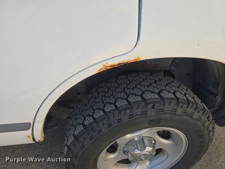 image for item DO7841 2006 Ford Explorer SUV