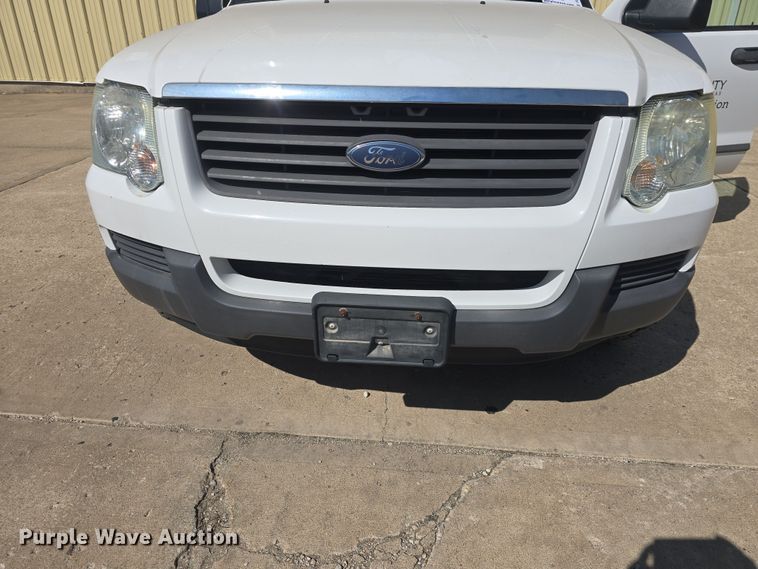 image for item DO7841 2006 Ford Explorer SUV