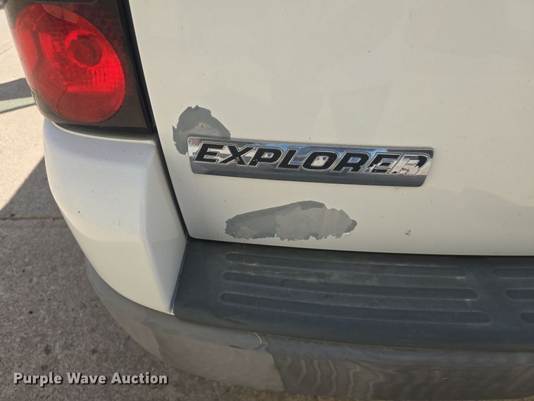 image for item DO7841 2006 Ford Explorer SUV