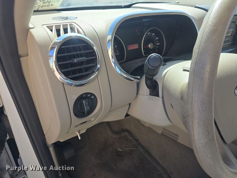 image for item DO7841 2006 Ford Explorer SUV