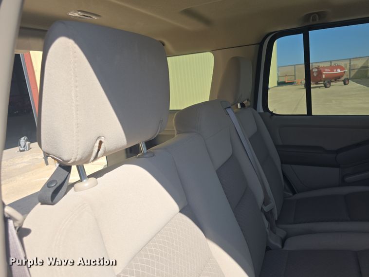 image for item DO7841 2006 Ford Explorer SUV