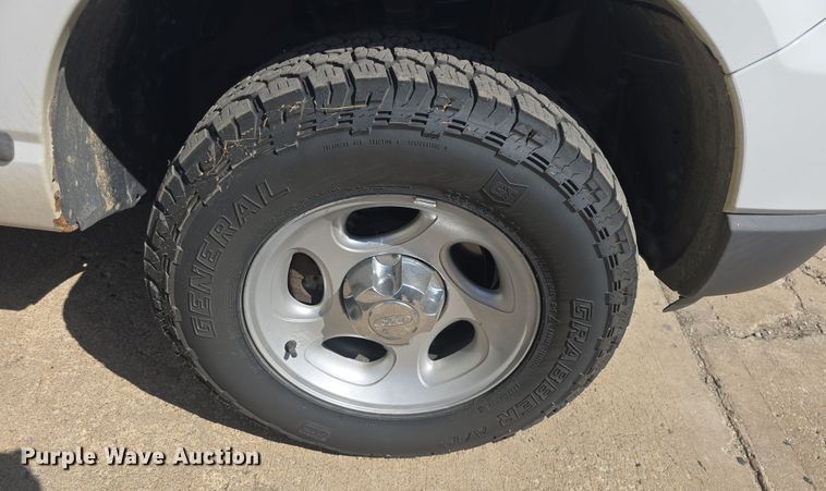 image for item DO7841 2006 Ford Explorer SUV