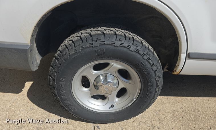 image for item DO7841 2006 Ford Explorer SUV