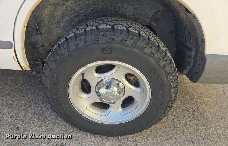 image for item DO7841 2006 Ford Explorer SUV