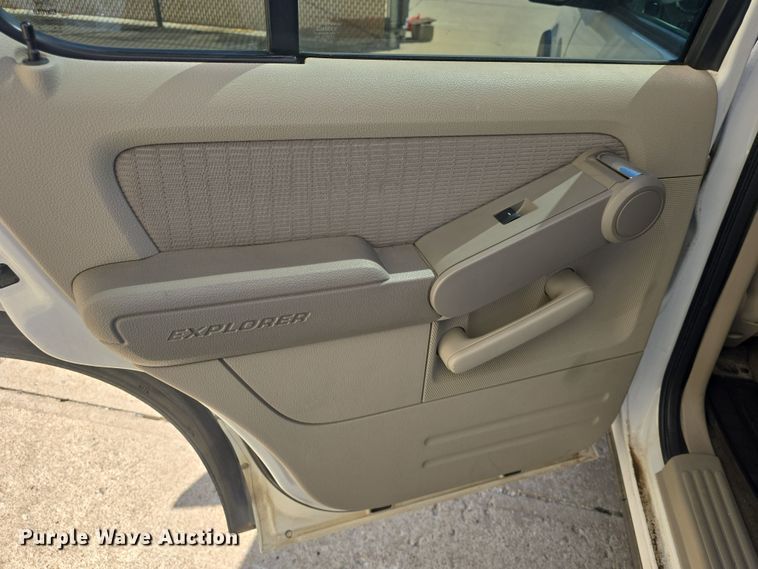 image for item DO7842 2007 Ford Explorer XLT SUV
