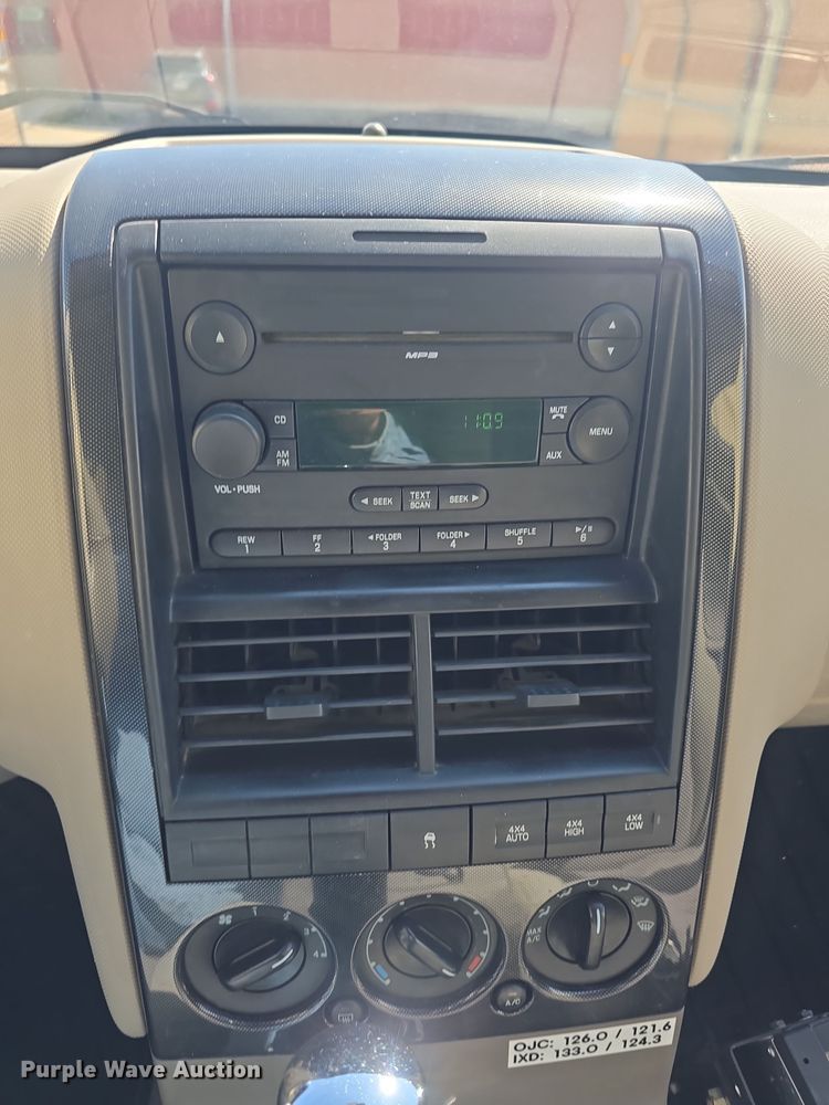 image for item DO7842 2007 Ford Explorer XLT SUV