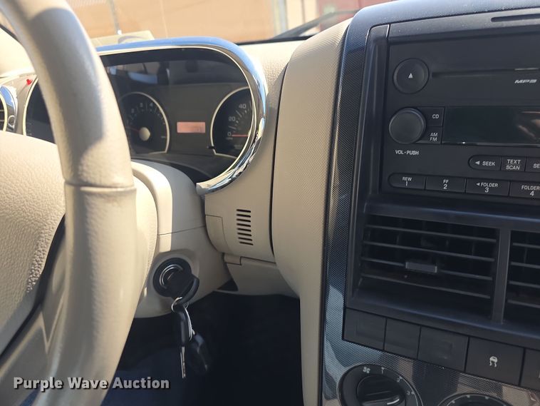 image for item DO7842 2007 Ford Explorer XLT SUV