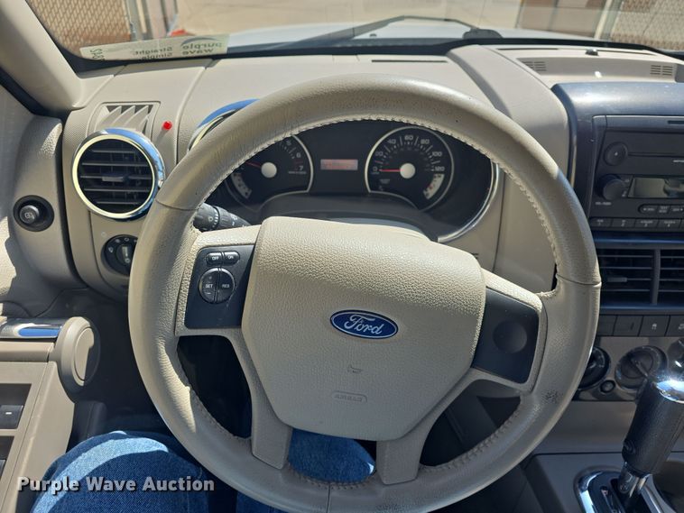 image for item DO7842 2007 Ford Explorer XLT SUV