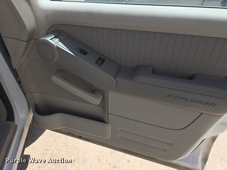 image for item DO7842 2007 Ford Explorer XLT SUV