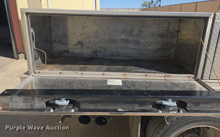 image for item DO7856 2012 Ford F450 Super Duty XL flatbed truck