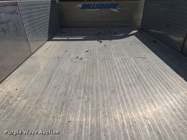 image for item DO7856 2012 Ford F450 Super Duty XL flatbed truck