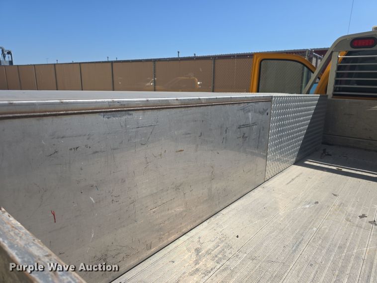 image for item DO7856 2012 Ford F450 Super Duty XL flatbed truck