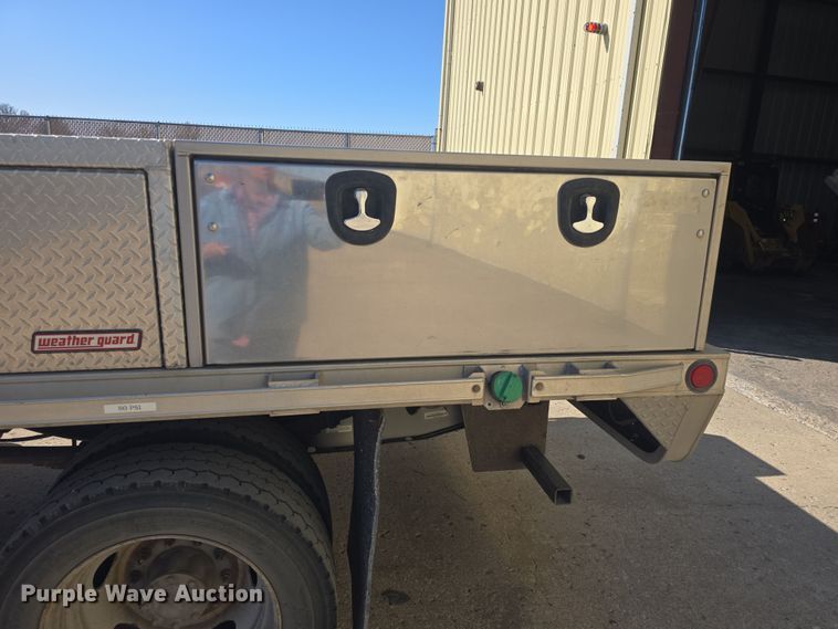 image for item DO7856 2012 Ford F450 Super Duty XL flatbed truck