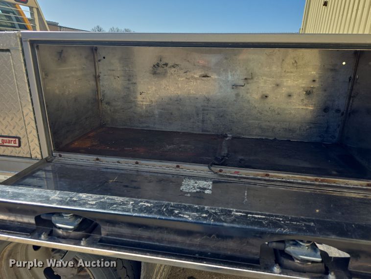 image for item DO7856 2012 Ford F450 Super Duty XL flatbed truck