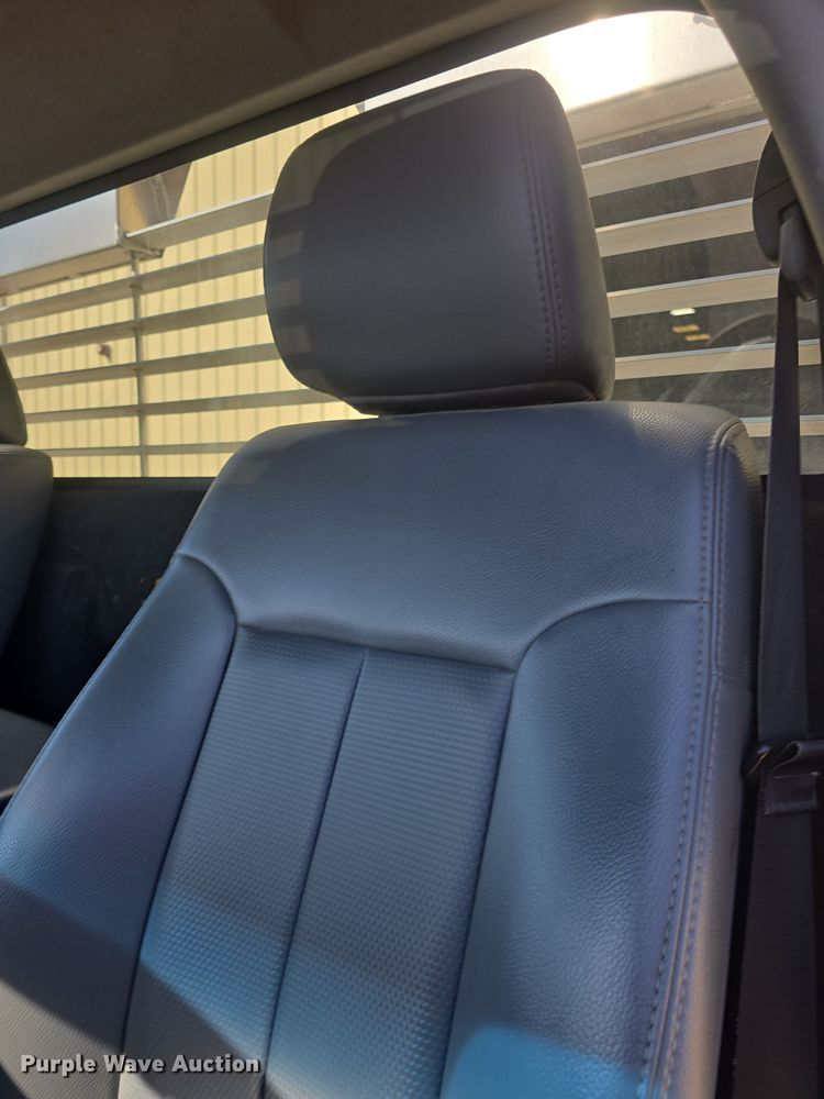 image for item DO7856 2012 Ford F450 Super Duty XL flatbed truck