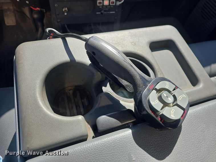 image for item DO7856 2012 Ford F450 Super Duty XL flatbed truck